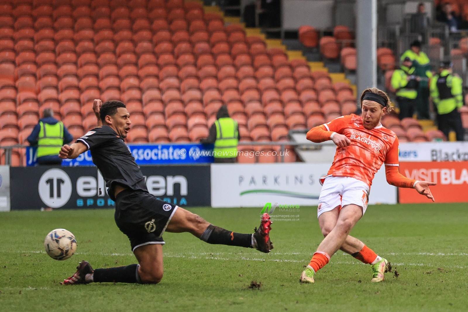 Josh Bowler #11 of Blackpool shoots just wide of the post