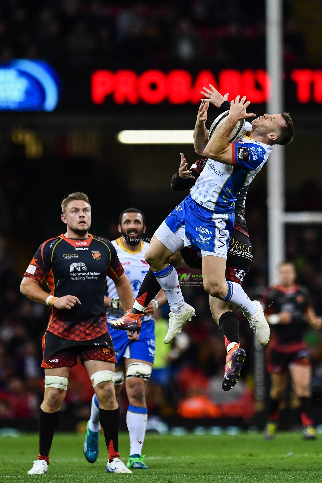 27th April 2019 , Principality Stadium , Cardiff, Wales ; Guinness pro 14â€™s, Round 21, Dragons vs Scarlets ; Gareth Davies of Scarlets claims the high ball

Credit:  Craig Thomas/News Images