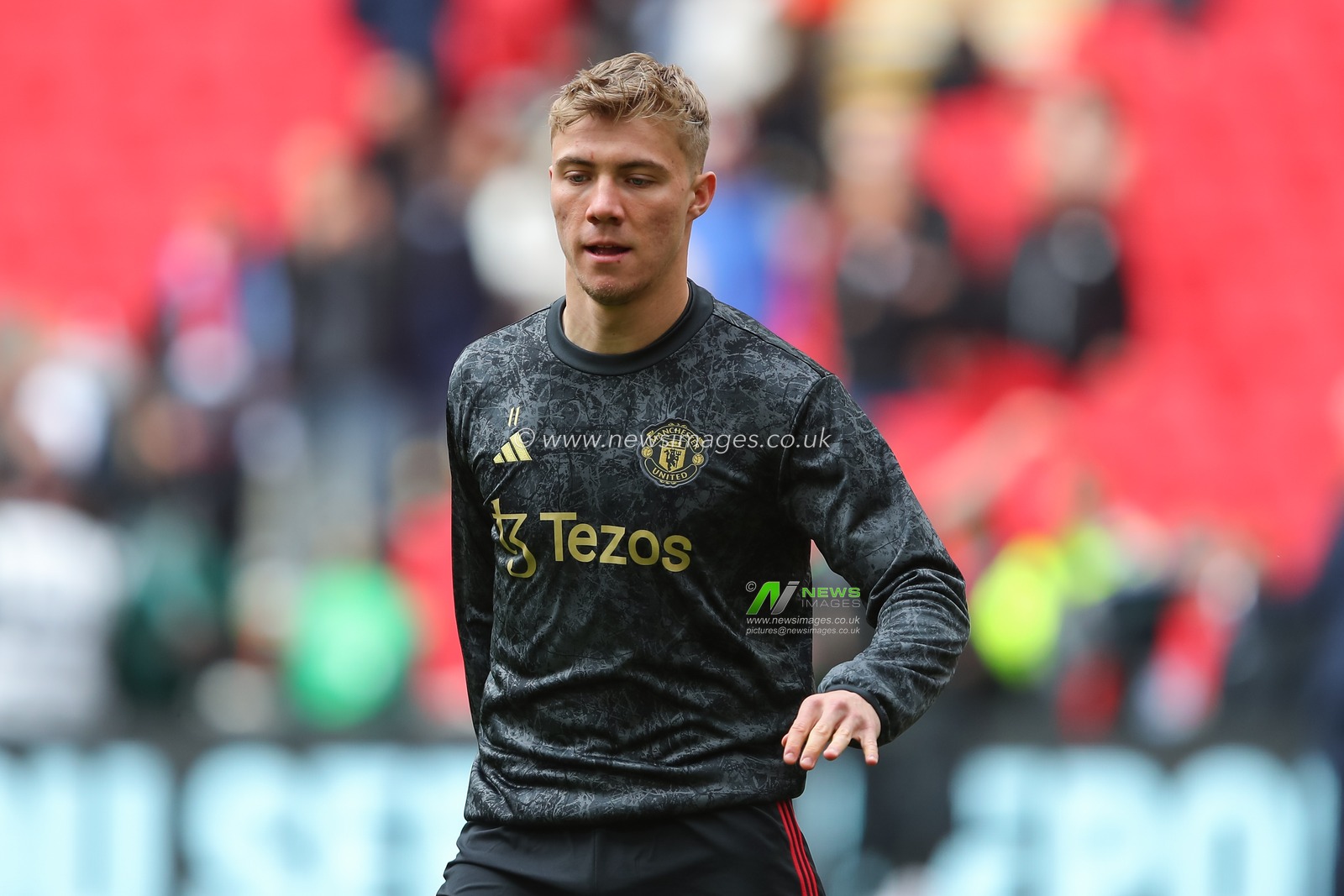 Rasmus HÃ¸jlund of Manchester United warms up ahead of the match, during the Emirates FA Cup Semi-Final match Coventry City vs Manchester United at Wembley Stadium, London, United Kingdom, 21st April 2024

(Photo by Gareth Evans/News Images)