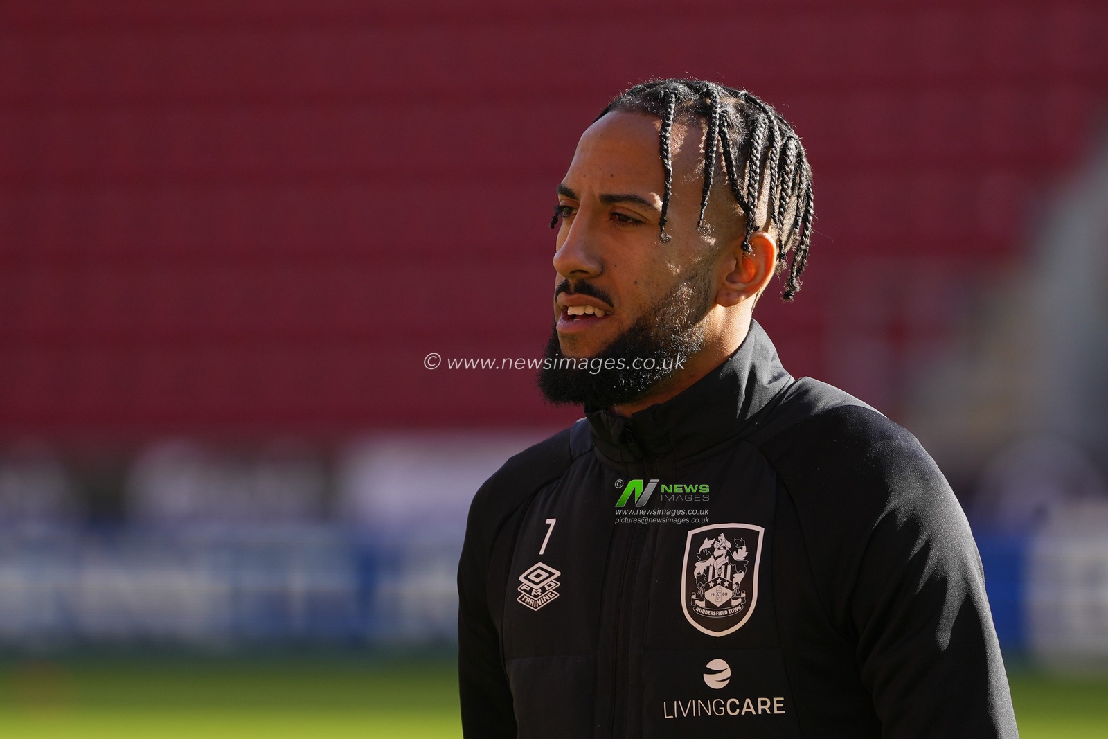 Sorba Thomas #7 of Huddersfield Town inspects the pitch before the Sky Bet Championship match Rotherham United vs Huddersfield Town at AESSEAL New York Stadium, Rotherham, United Kingdom, 15th October 2022

(Photo by Steve Flynn/News Images)