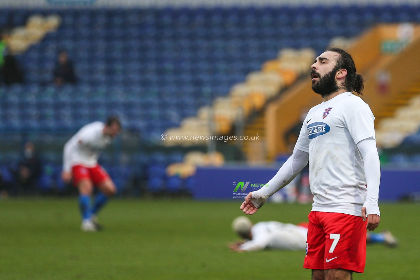 Sam Deering #7 of Dagenham & Redbridge reacts during the game