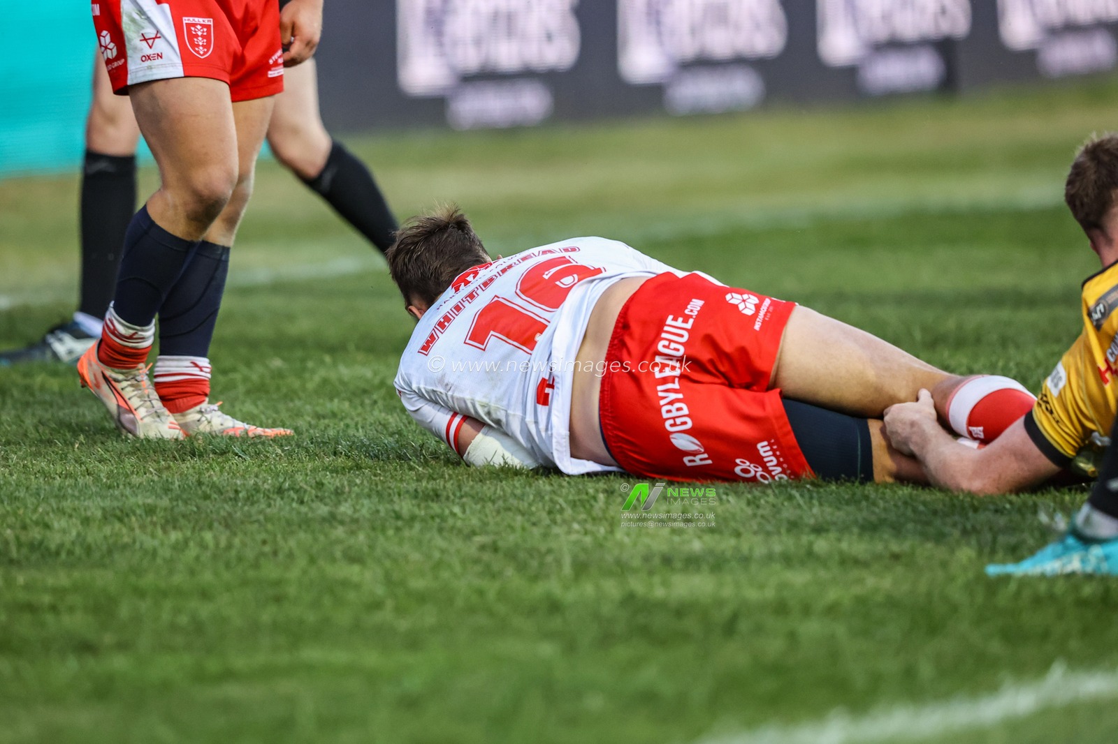 Jai Whitbread of Hull KR goes over for a try during the Betfred Super League round 15 match Castleford Tigers vs Hull KR at The Mend-A-Hose Jungle, Castleford, United Kingdom, 19th June 2025

(Photo by Alfie Cosgrove/News Images)