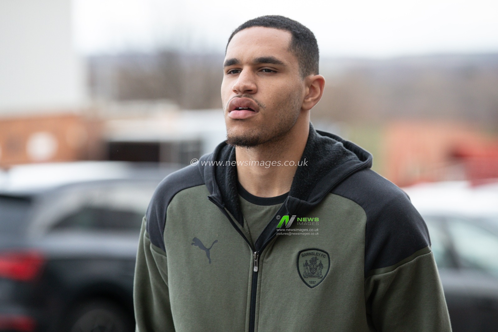 Jon Russell #3 of Barnsley arrives during the Sky Bet League 1 match Barnsley vs Stevenage at Oakwell, Barnsley, United Kingdom, 23rd December 2023

(Photo by Alfie Cosgrove/News Images)
