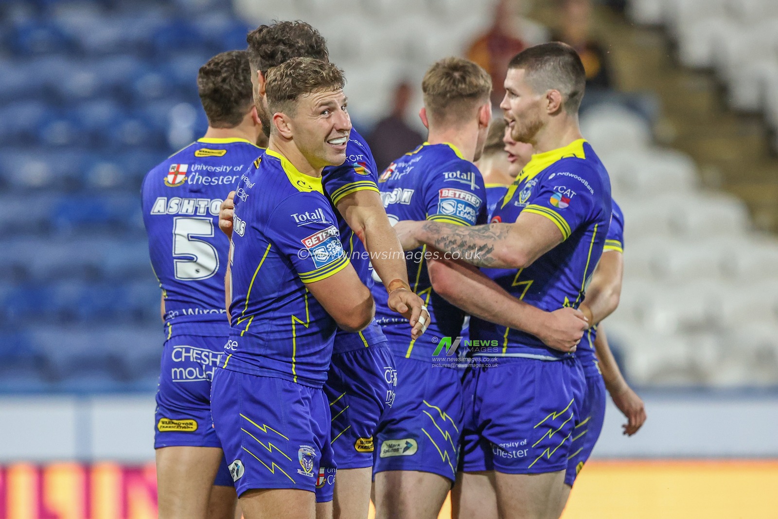 Cai Taylor-Wray of Warrington Wolves celebrates his try during the Betfred Super League Round 26 match Huddersfield Giants vs Warrington Wolves at John Smith's Stadium, Huddersfield, United Kingdom, 14th September 2024

(Photo by Alfie Cosgrove/News Images)