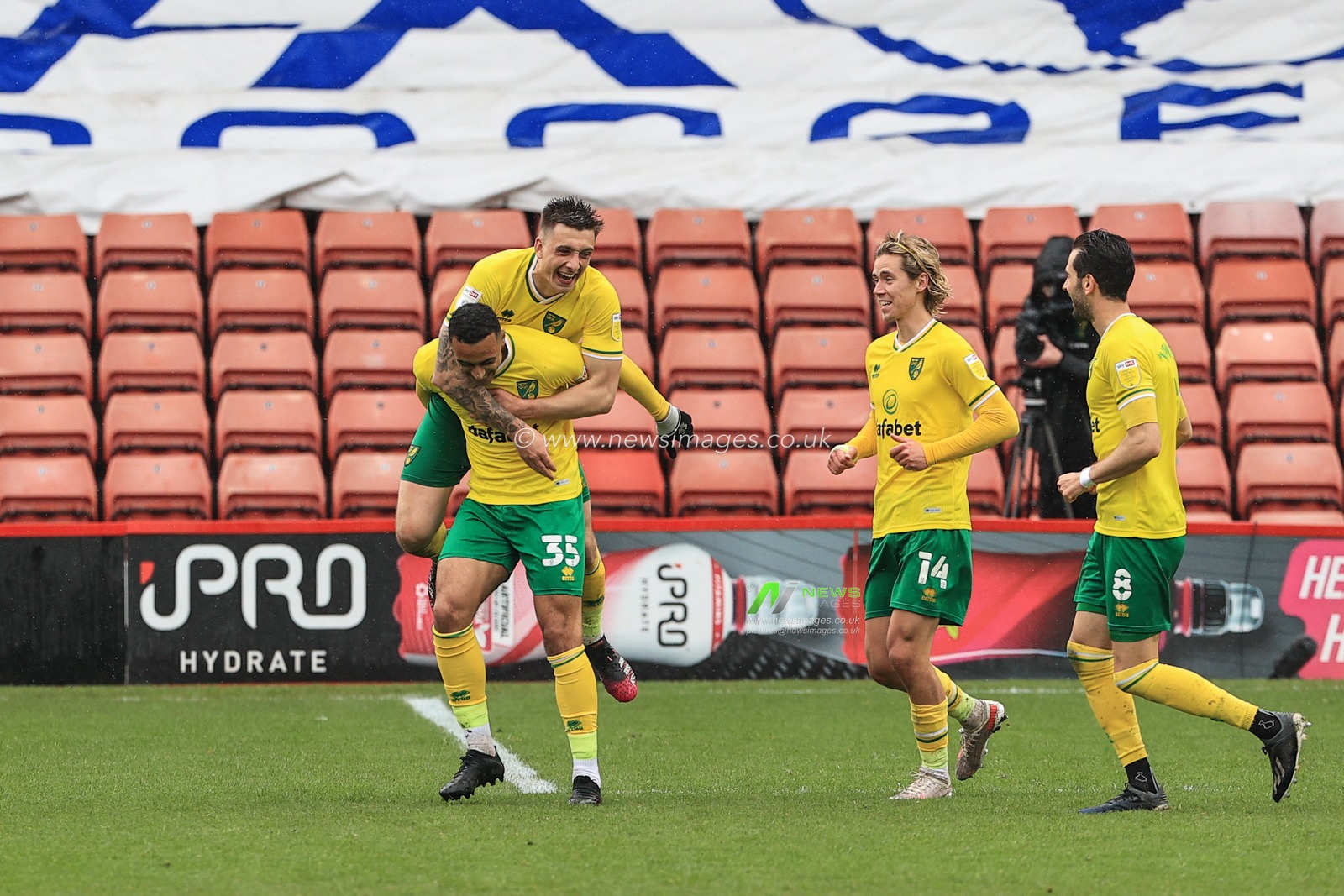 Adam Idah #35 of Norwich City celebrates his goal to make it 2-2