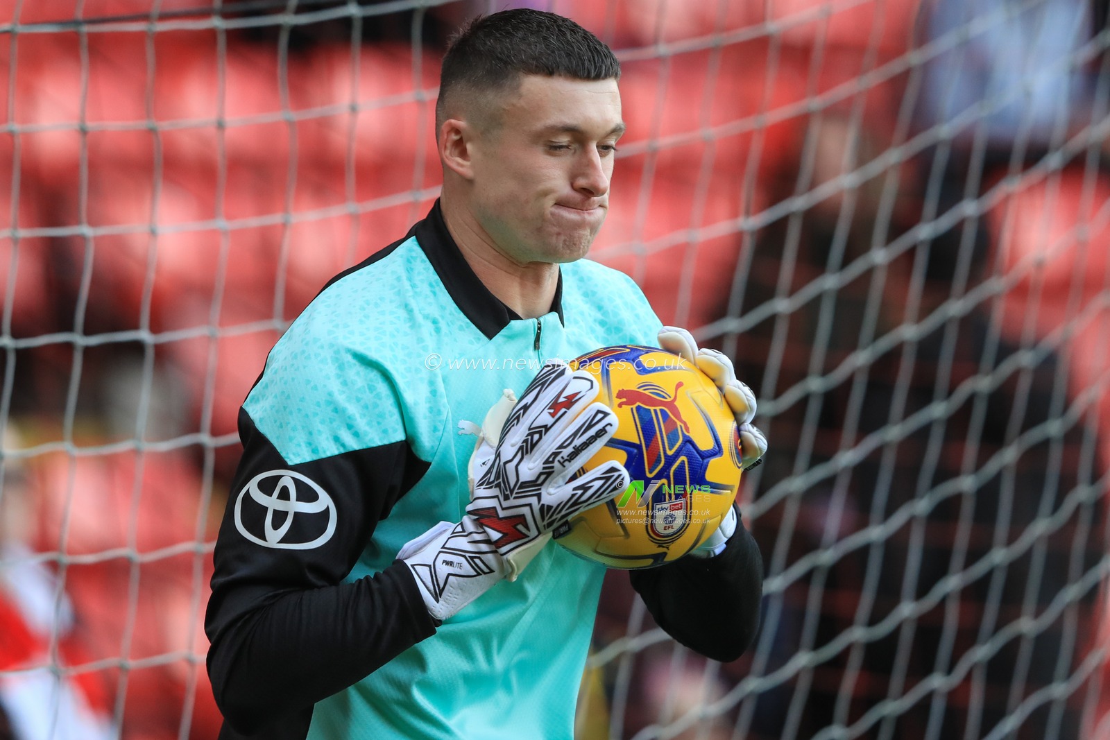Liam Roberts of Barnsley in the pregame warmup session during the Sky Bet League 1 match Barnsley vs Wigan Athletic at Oakwell, Barnsley, United Kingdom, 1st January 2024

(Photo by Alfie Cosgrove/News Images)