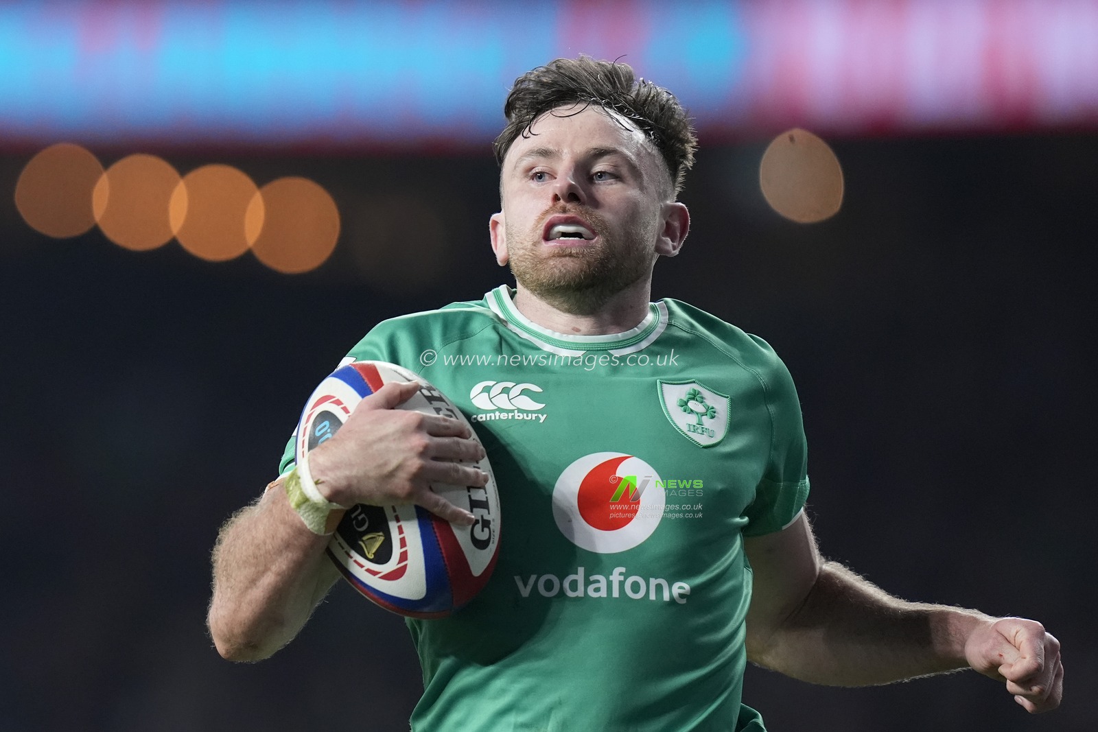 Hugo Keenan of Ireland during the 2024 Guinness 6 Nations match England vs Ireland at Twickenham Stadium, Twickenham, United Kingdom, 9th March 2024

(Photo by Steve Flynn/News Images)