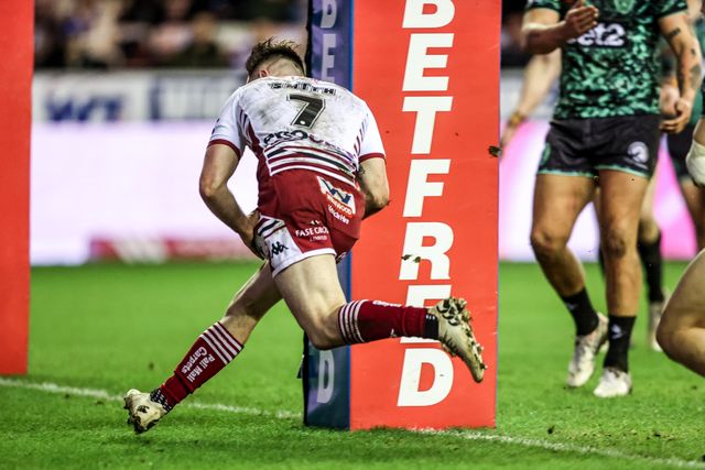 Harry Smith of Wigan Warriors goes over for a try during the Betfred Super League match Wigan Warriors vs Leigh Leopards at The Brick Community Stadium, Wigan, United Kingdom on 26 February 2026

(Photo by Alfie Cosgrove/News Images)