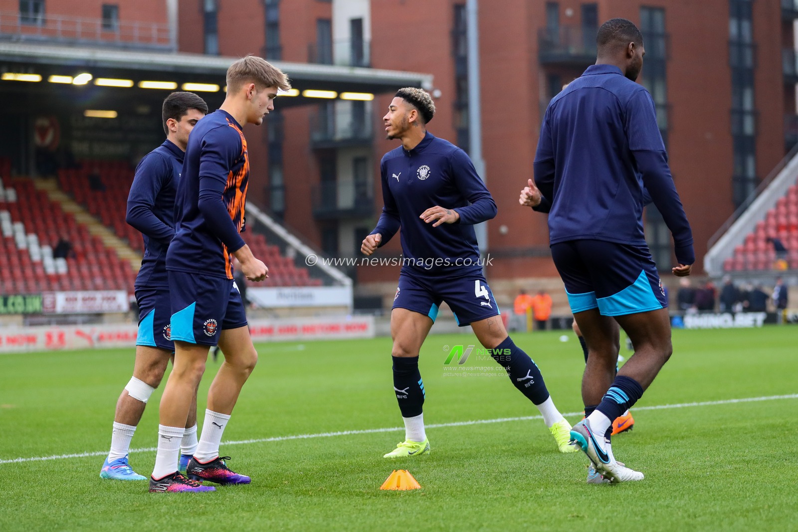 Jordan Lawrence-Gabriel of Blackpool warms up prior to the Sky Bet League 1 match Leyton Orient vs Blackpool at Gaughan Group Stadium, London, United Kingdom, 9th November 2024

(Photo by Izzy Poles/News Images)