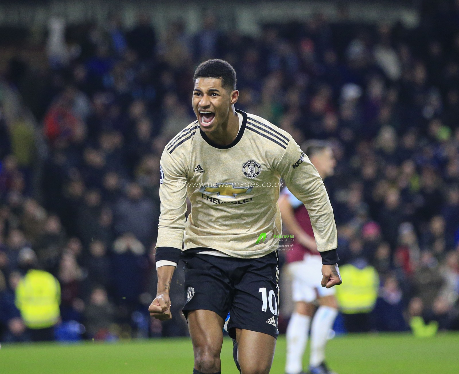 28th December 2019, Turf Moor, Burnley, England; Premier League, Burnley v Manchester United : Marcus Rashford (10) of Manchester United celebrates scoring in the 95th minute to make it 0-2 to Manchester United

Credit: Conor Molloy/News Images