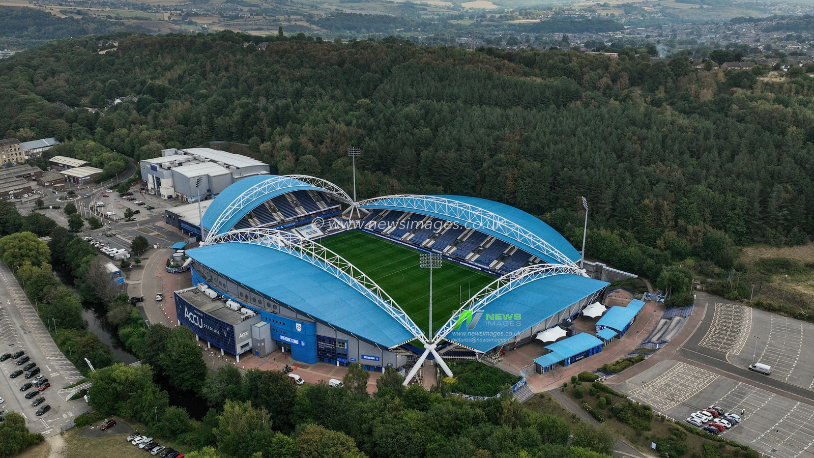 An aerial view of Accu Stadium ahead of the Betfred Super League Round 23 match Huddersfield Giants vs Warrington Wolves at Accu Stadium, Huddersfield, United Kingdom, 24th August 2025

(Photo by Alfie Cosgrove/News Images)