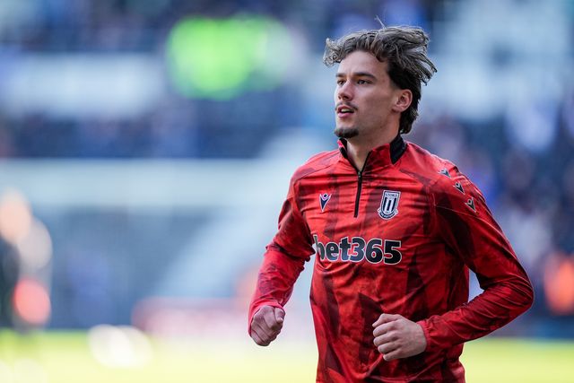 Milan Smit of Stoke City in the pregame warmup session  during the Sky Bet Championship match Derby County vs Stoke City at Pride Park Stadium, Derby, United Kingdom on 06 April 2026

(Photo by Maynard Manyowa/News Images)