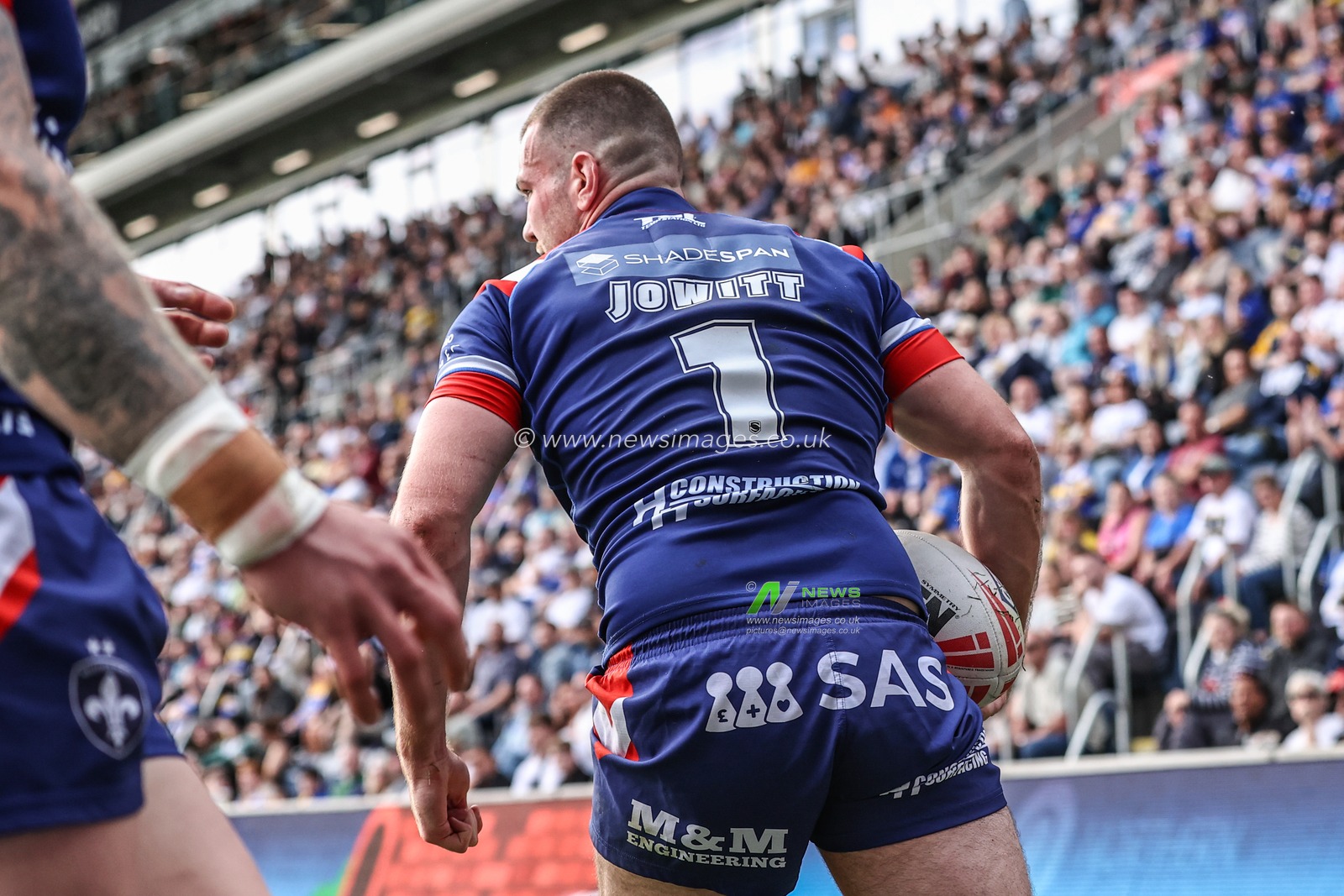 Max Jowitt of Wakefield Trinity celebrates his try during the Betfred Super League Round 13 match Leeds Rhinos vs Wakefield Trinity at Headingley Stadium, Leeds, United Kingdom, 31st May 2025

(Photo by Alfie Cosgrove/News Images)