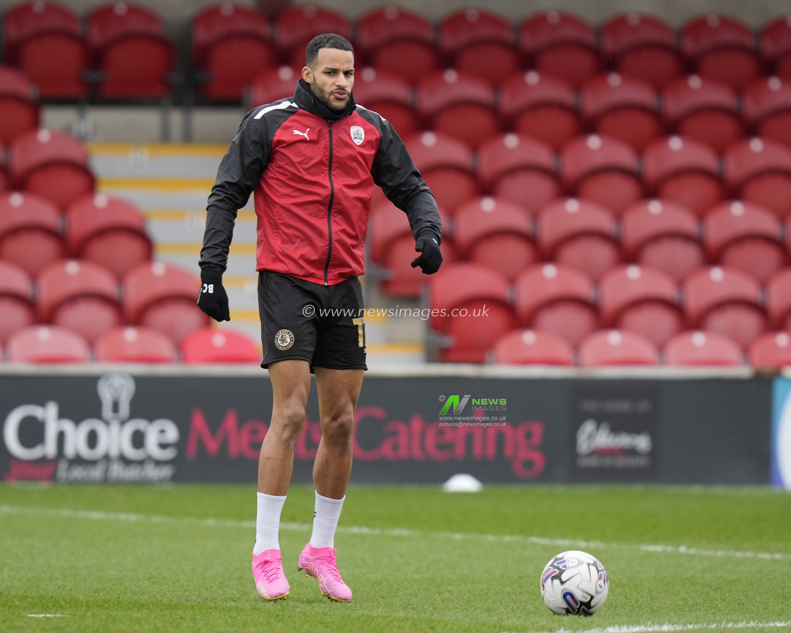 Barry Cotter of Barnsley warms up before the Sky Bet League 1 match Fleetwood Town vs Barnsley at Highbury Stadium, Fleetwood, United Kingdom, 17th February 2024

(Photo by Steve Flynn/News Images)