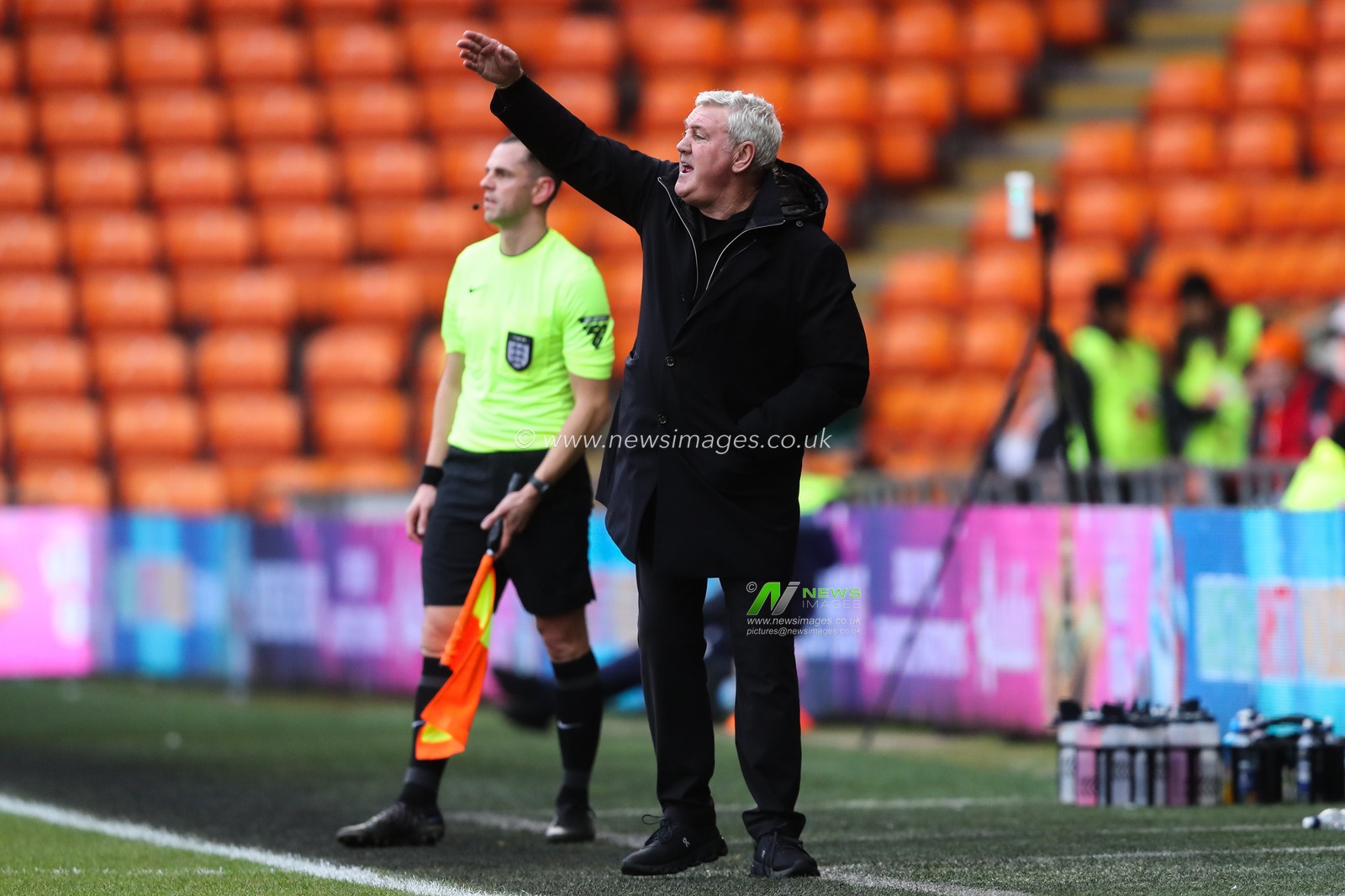Steve Bruce head coach of Blackpool reacts during the Emirates FA Cup 2nd Round match Blackpool vs Birmingham City at Bloomfield Road, Blackpool, United Kingdom, 1st December 2024

(Photo by Gareth Evans/News Images)