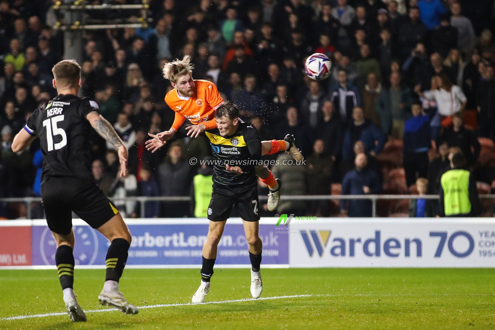 Hayden Coulson of Blackpool has a headed shot at goal during the Sky Bet League 1 match Blackpool vs Wigan Athletic at Bloomfield Road, Blackpool, United Kingdom, 28th October 2024

(Photo by Gareth Evans/News Images)