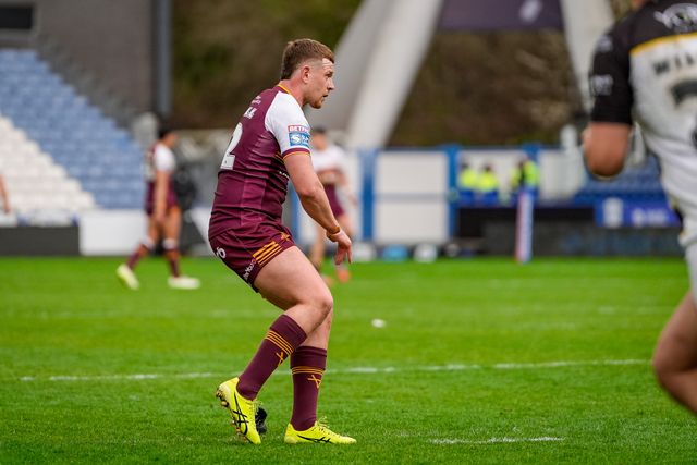 Olly Russell of Huddersfield Giants scores a goal conversion during the Betfred Super League round 7 match Huddersfield Giants vs York Knights at Accu Stadium, Huddersfield, United Kingdom on 04 April 2026

(Photo by Maynard Manyowa/News Images)