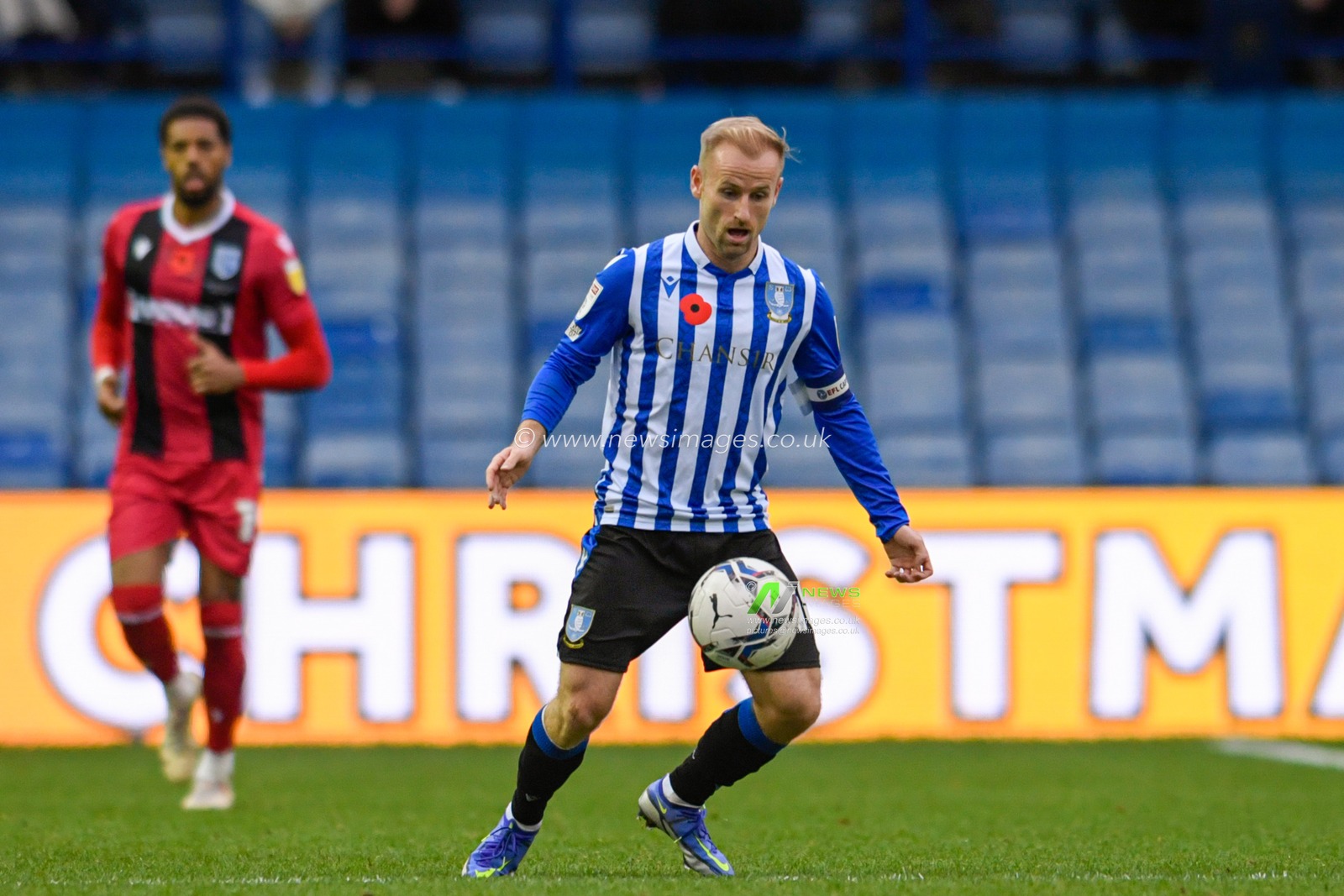 Barry Bannan #10 of Sheffield Wednesday in action during the game