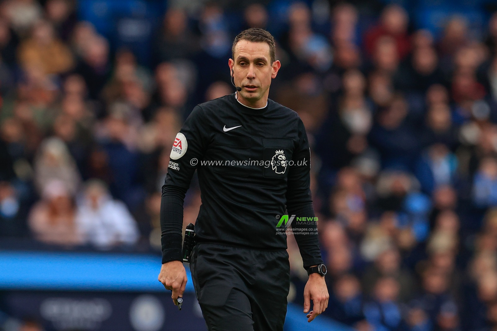 Referee David Coote during the Premier League match Manchester City vs Wolverhampton Wanderers at Etihad Stadium, Manchester, United Kingdom, 22nd January 2023

(Photo by Conor Molloy/News Images)
