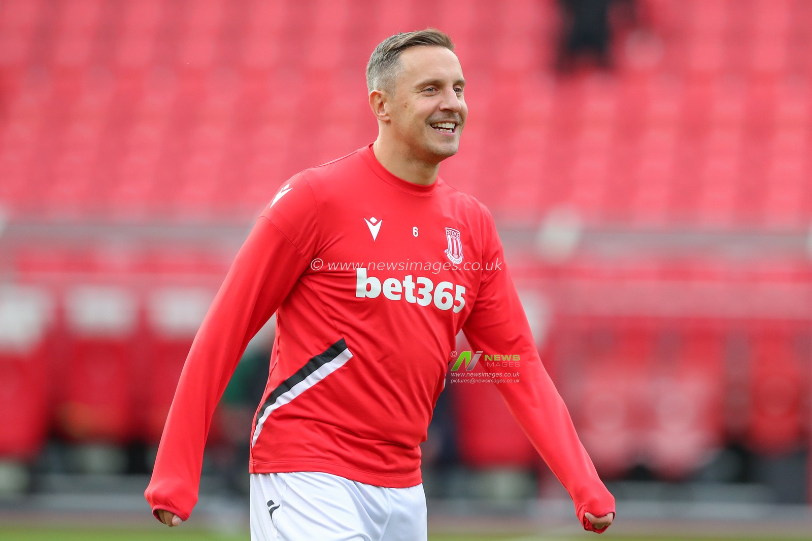Phil Jagielka #6 of Stoke City during the pre-game warm up ahead of the Emirates FA Cup fourth round match Stoke City vs Stevenage at Bet365 Stadium, Stoke-on-Trent, United Kingdom, 29th January 2023

(Photo by Gareth Evans/News Images)