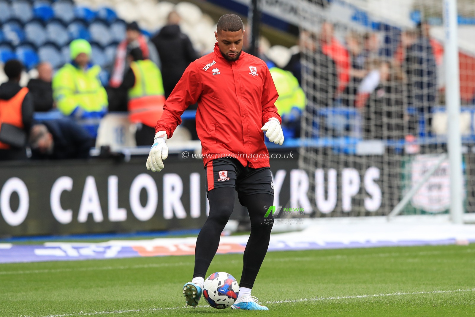 Zack Steffen #1 of Middlesbrough in the pregame warmup session during the Sky Bet Championship match Huddersfield Town vs Middlesbrough at John Smith's Stadium, Huddersfield, United Kingdom, 1st April 2023

(Photo by Alfie Cosgrove/News Images)