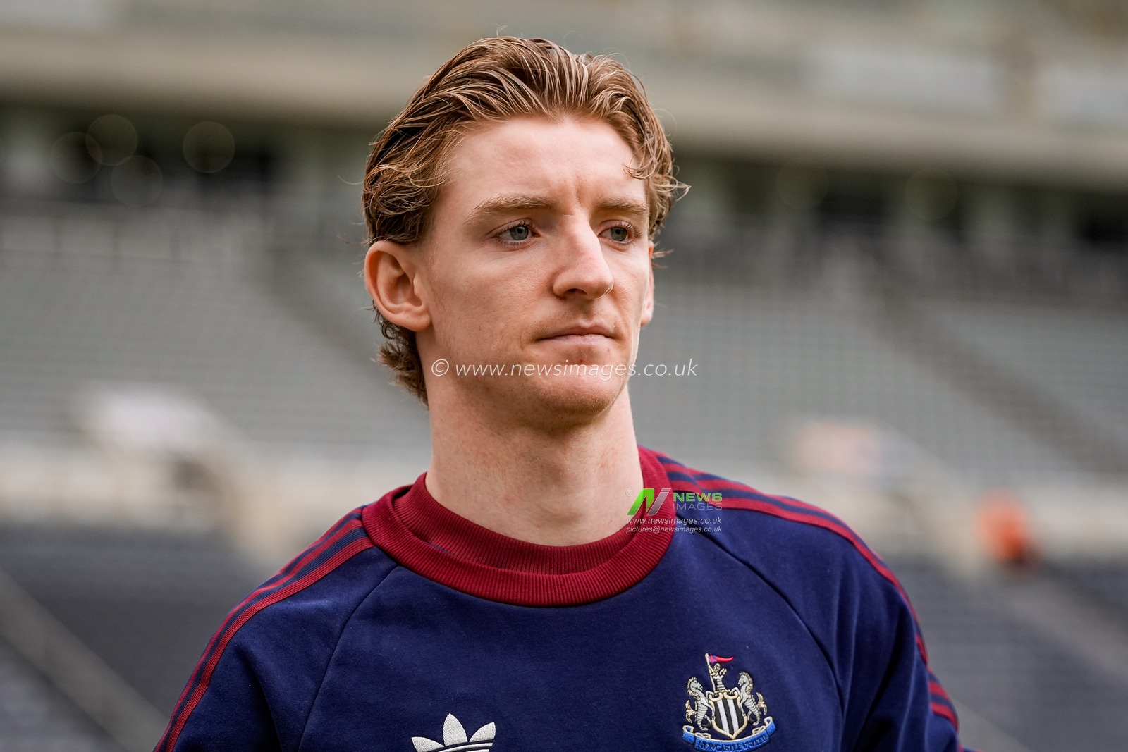 Anthony Gordon of Newcastle United arrives at the stadium prior to kick off during the Premier League match Newcastle Untied vs Everton at St. James's Park, Newcastle, United Kingdom on 28 February 2026

(Photo by Maynard Manyowa/News Images)