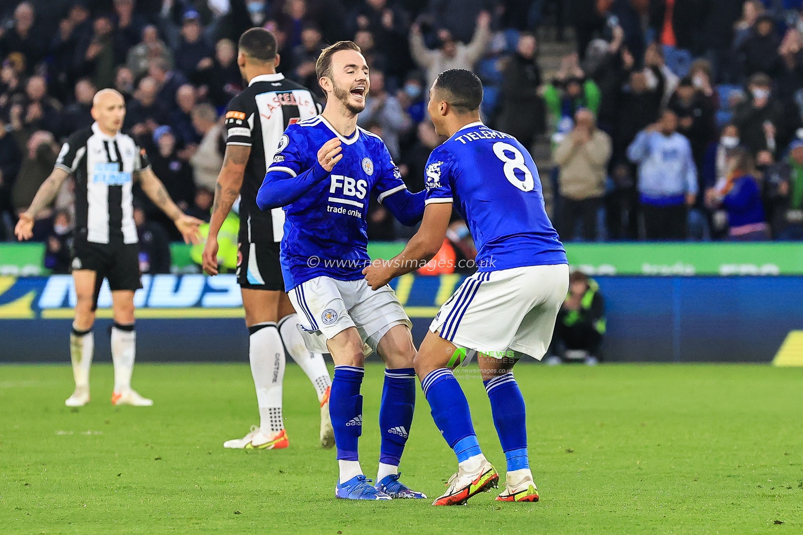 Youri Tielemans #8 of Leicester City celebrates his goal to make it 3-0
