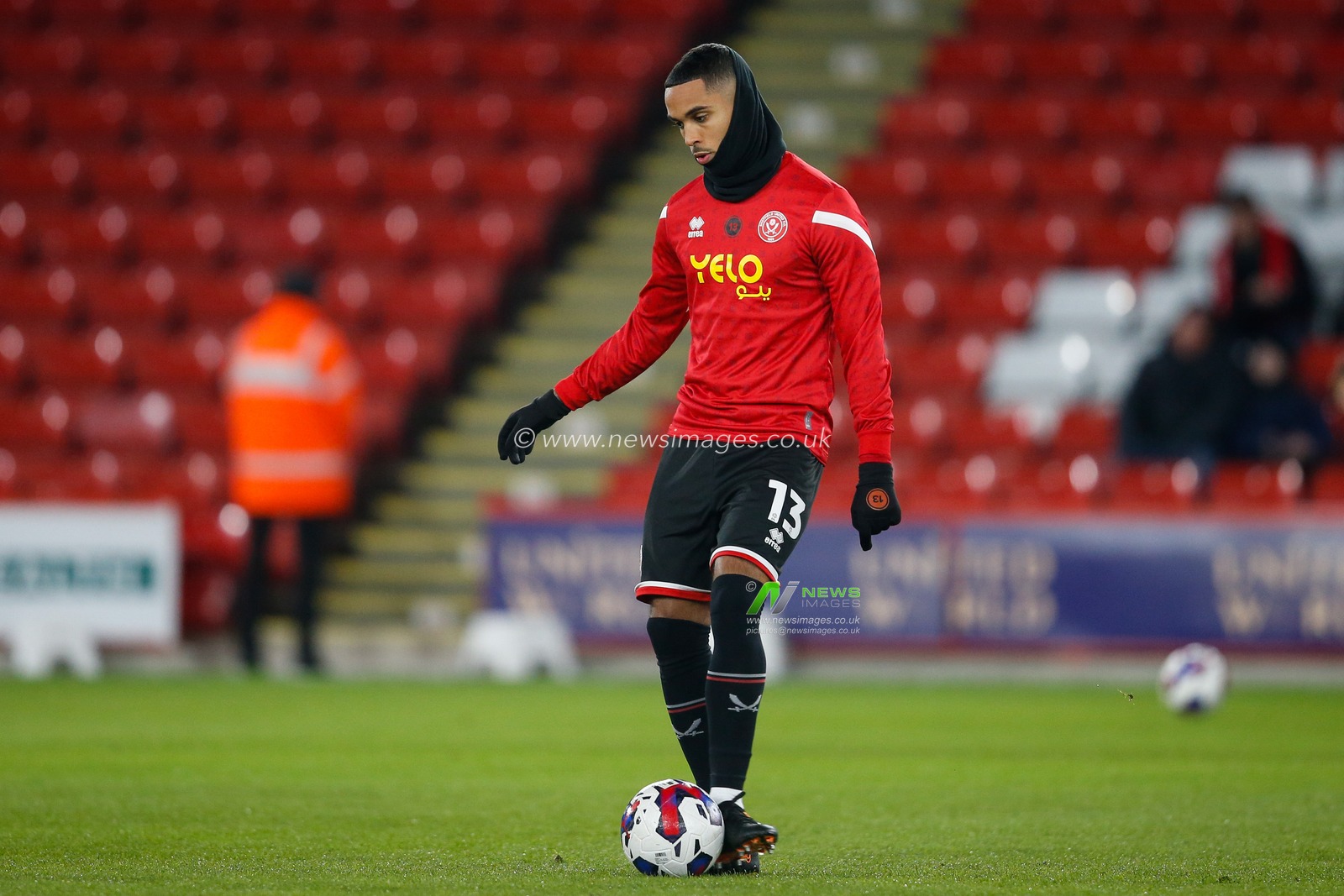 Max Lowe #13 of Sheffield United warms up before the Sky Bet Championship match Sheffield United vs Hull City at Bramall Lane, Sheffield, United Kingdom, 20th January 2023

(Photo by Ben Early/News Images)