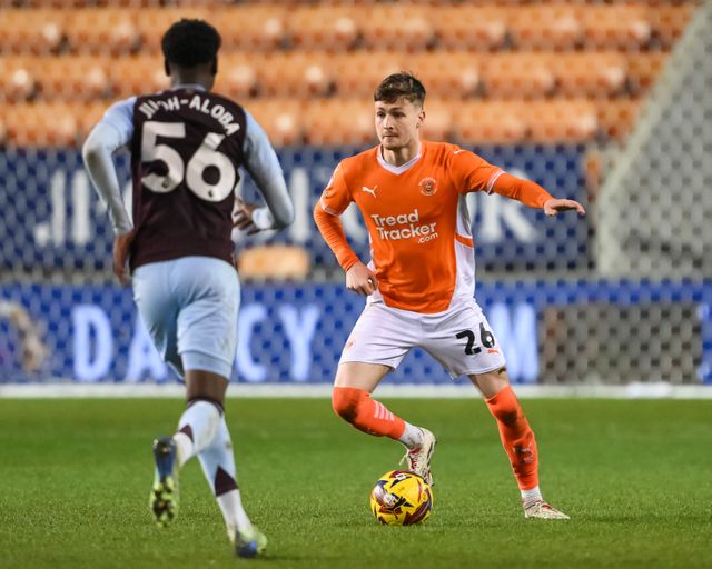 Zac Ashworth of Blackpool in action during the Vertu Trophy match Blackpool vs Aston Villa U21 at Bloomfield Road, Blackpool, United Kingdom, 17th December 2024

(Photo by Craig Thomas/News Images)