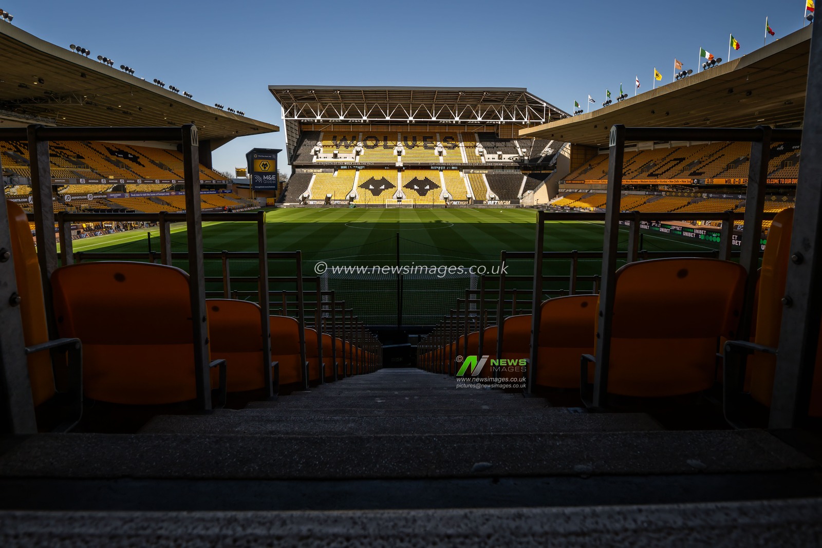 A general view of Molineux, Home of Wolverhampton Wanderers, ahead of the Premier League match Wolverhampton Wanderers vs Arsenal at Molineux, Wolverhampton, United Kingdom, 25th January 2025

(Photo by Craig Thomas/News Images)