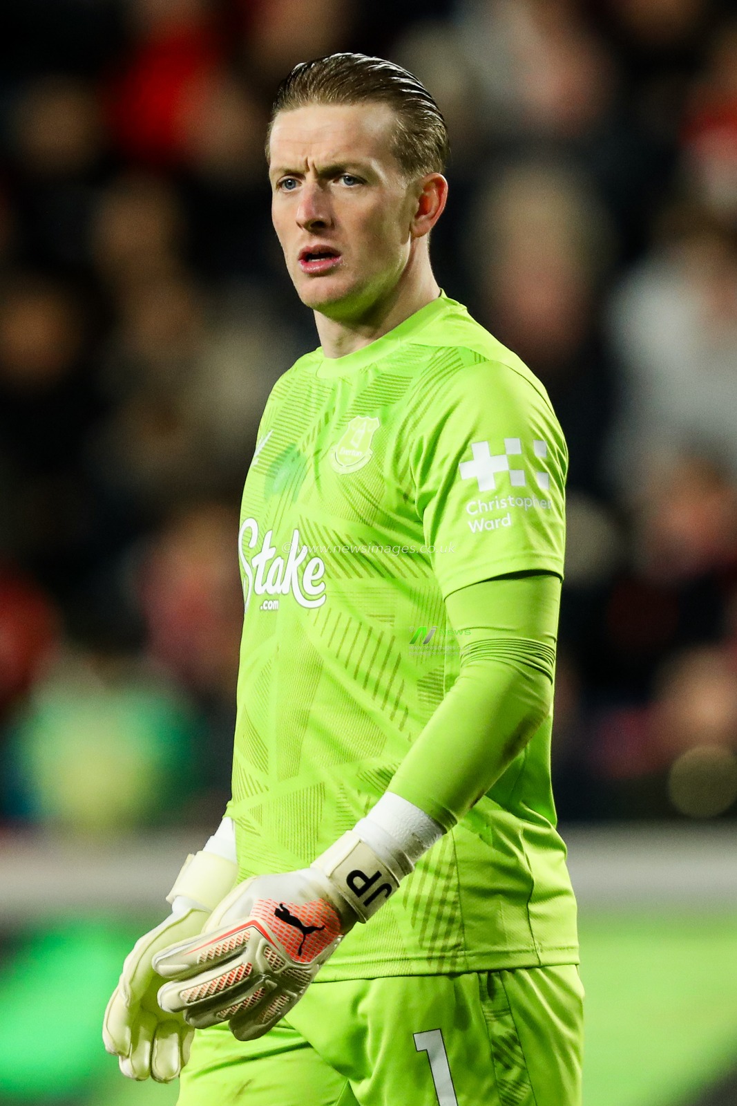Jordan Pickford of Everton looks on during the Premier League match Brentford vs Everton at The Gtech Community Stadium, London, United Kingdom, 26th February 2025

(Photo by Izzy Poles/News Images)