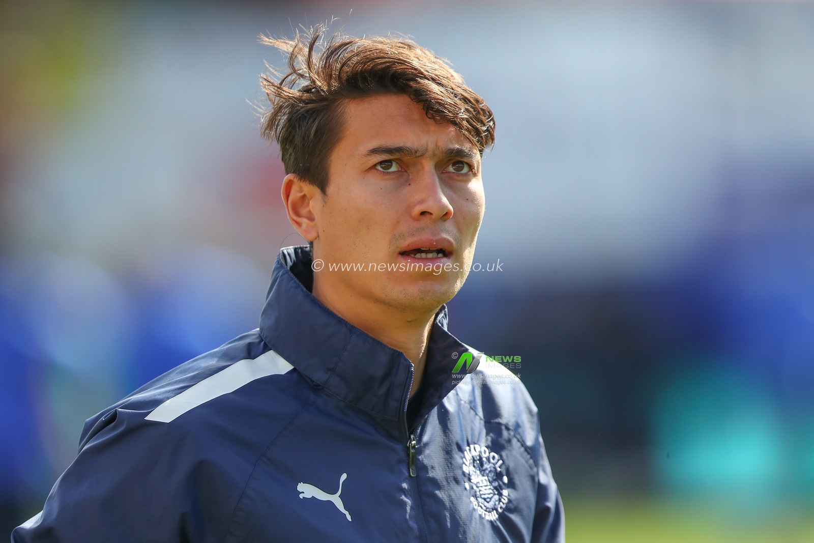 Kenny Dougall #12 of Blackpool during the pre-game warm up ahead of the Sky Bet Championship match Luton Town vs Blackpool at Kenilworth Road, Luton, United Kingdom, 10th April 2023

(Photo by Gareth Evans/News Images)