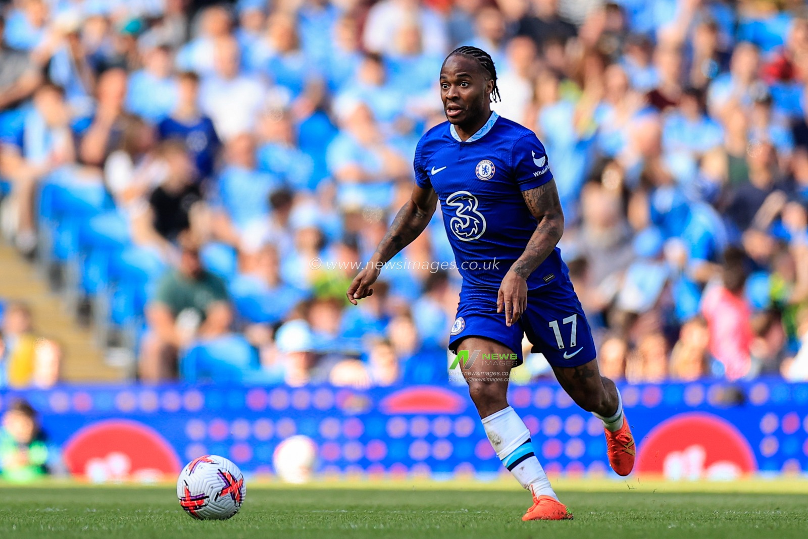 Raheem Sterling #17 of Chelsea breaks with the ball during the Premier League match Manchester City vs Chelsea at Etihad Stadium, Manchester, United Kingdom, 21st May 2023

(Photo by Conor Molloy/News Images)