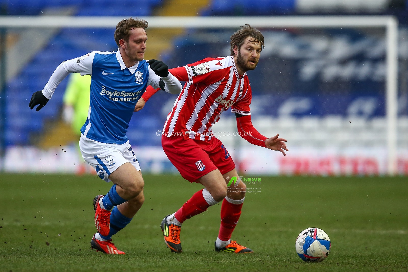 Alen Halilovic #35 of Birmingham City and Nick Powell #25 of Stoke City compete for the ball