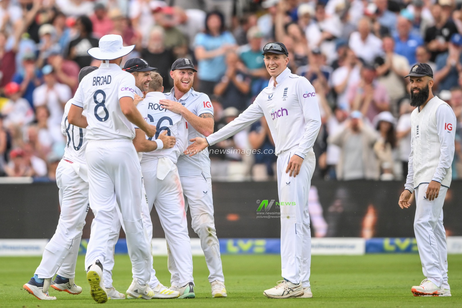 Joe Root of England celebrates catching Alex Carey of Australia out during the LV= Insurance Ashes First Test Series Day 5 England v Australia at Edgbaston, Birmingham, United Kingdom, 20th June 2023

(Photo by Craig Thomas/News Images)