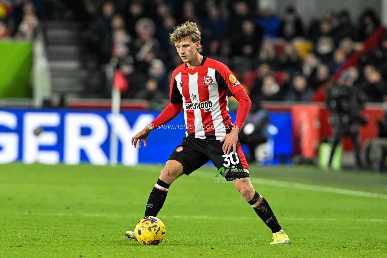 Mads Roerslev of Brentford with the ball during the Premier League match Brentford vs Nottingham Forest at The Gtech Community Stadium, London, United Kingdom, 20th January 2024

(Photo by Cody Froggatt/News Images)