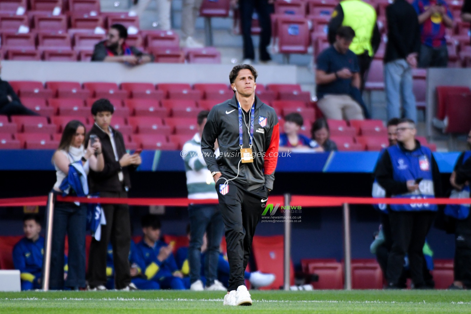 Giuliano Simeone of Atletico de Madrid before the UEFA Champions League Quarter Finals match Atletico Madrid vs Barcelona at Riyadh Air Metropolitano, Madrid, Spain on 14 April 2026

(Photo by Samuel Carreno/News Images)