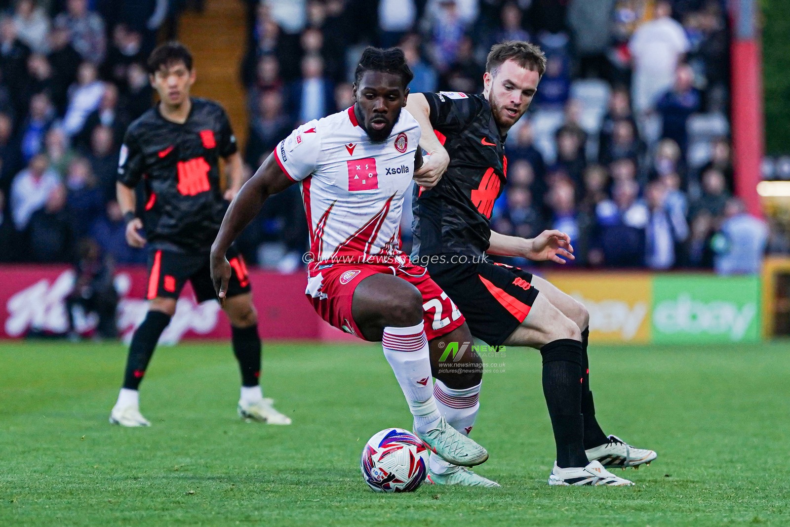 Daniel Phillips of Stevenage on the ball during the Sky Bet League 1 match Stevenage vs Birmingham City at Lamex Stadium, Stevenage, United Kingdom, 24th April 2025

(Photo by Harvey Murphy/News Images)