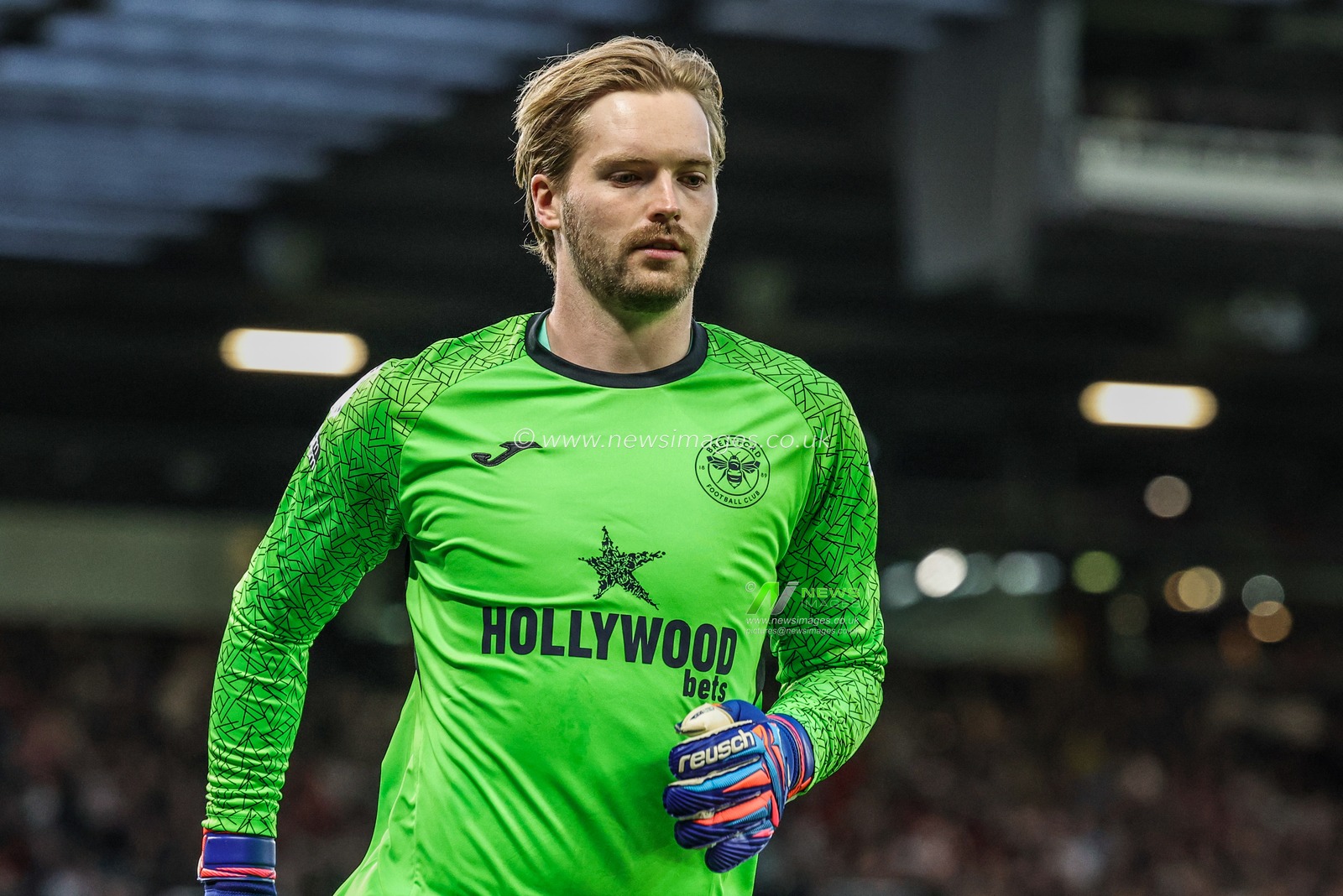 Brentford goalkeeper Caoimhin Kelleher during the Premier League match Manchester United vs Brentford at Old Trafford, Manchester, United Kingdom on 27 April 2026

(Photo by Mark Cosgrove/News Images)