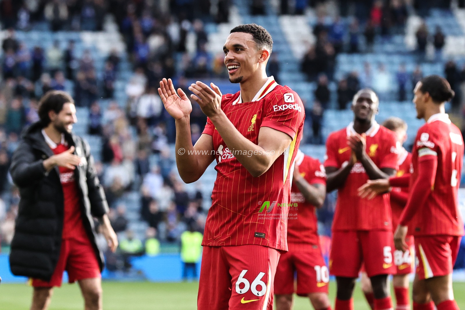 Trent Alexander-Arnold of Liverpool applauds the travelling fans after the Premier League match Leicester City vs Liverpool at King Power Stadium, Leicester, United Kingdom, 20th April 2025

(Photo by Alfie Cosgrove/News Images)