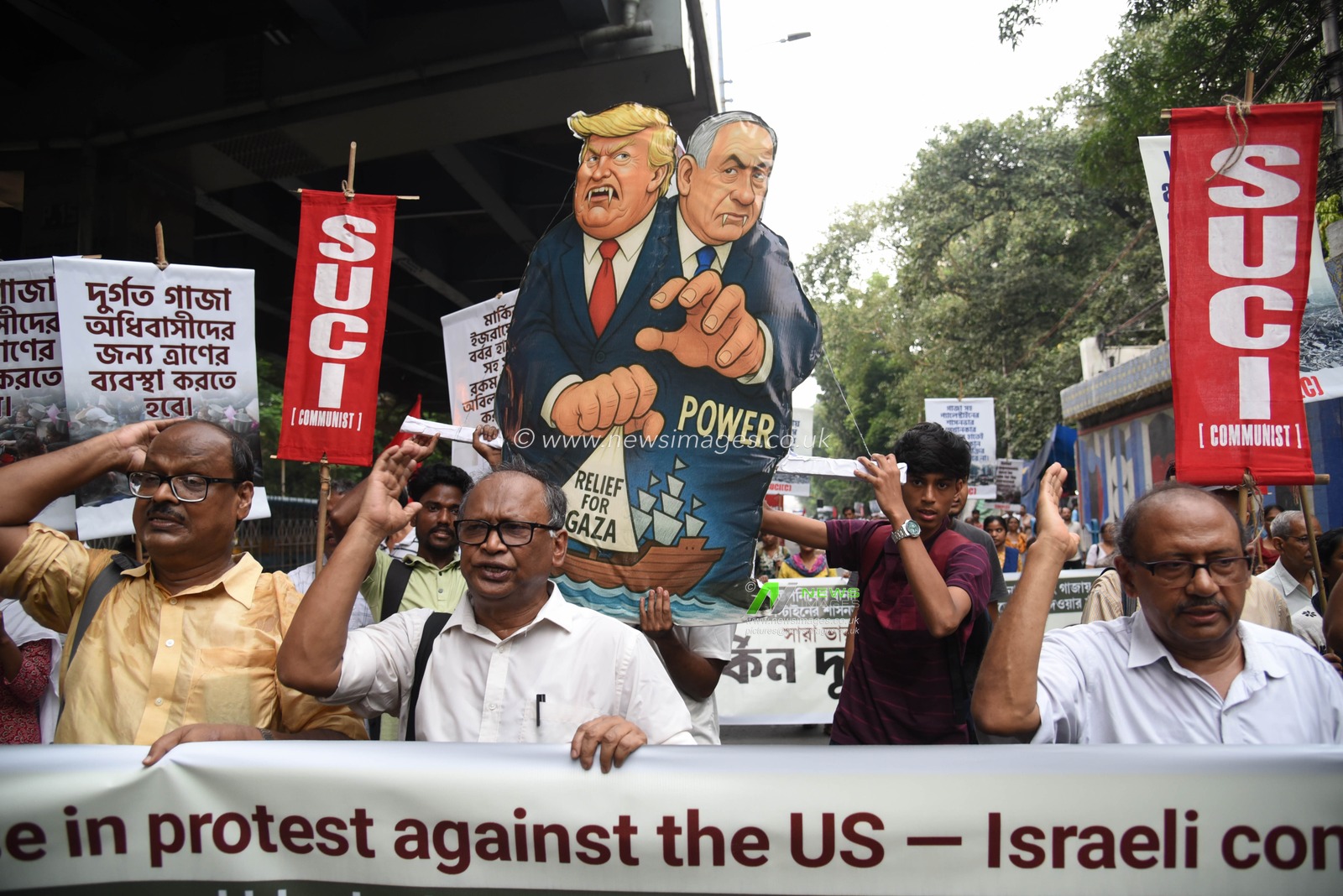 Activists of Social Unity Center of India (SUCI) hold placardsa protest against Western policy in the Israel-Hamas conflict, near US Embassy in Kolkata, Eastern India, 07 October 2025.Photo by Debajyoti Chakraborty.(Photo: Debajyoti Chakraborty/News Images)