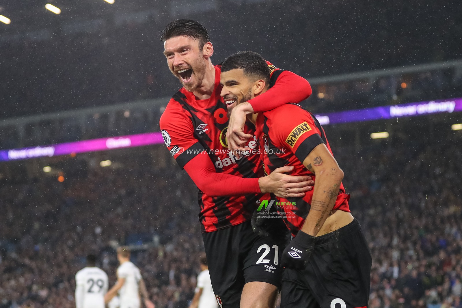 Dominic Solanke #9 of Bournemouth celebrates his goal to make it 1-3 during the Premier League match Leeds United vs Bournemouth at Elland Road, Leeds, United Kingdom, 5th November 2022

(Photo by Gareth Evans/News Images)