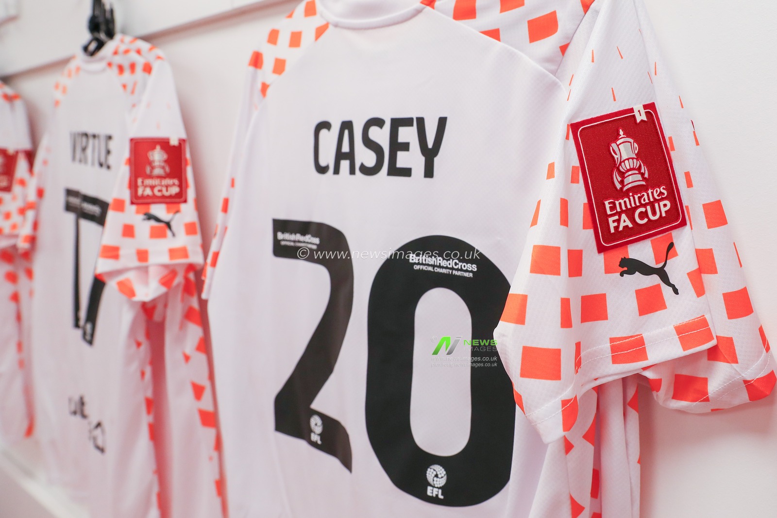 The Emirates FA Cup badge on the shirt of Oliver Casey of Blackpool ahead of the Emirates FA Cup Third Round match Nottingham Forest vs Blackpool at City Ground, Nottingham, United Kingdom, 7th January 2024

(Photo by Gareth Evans/News Images)