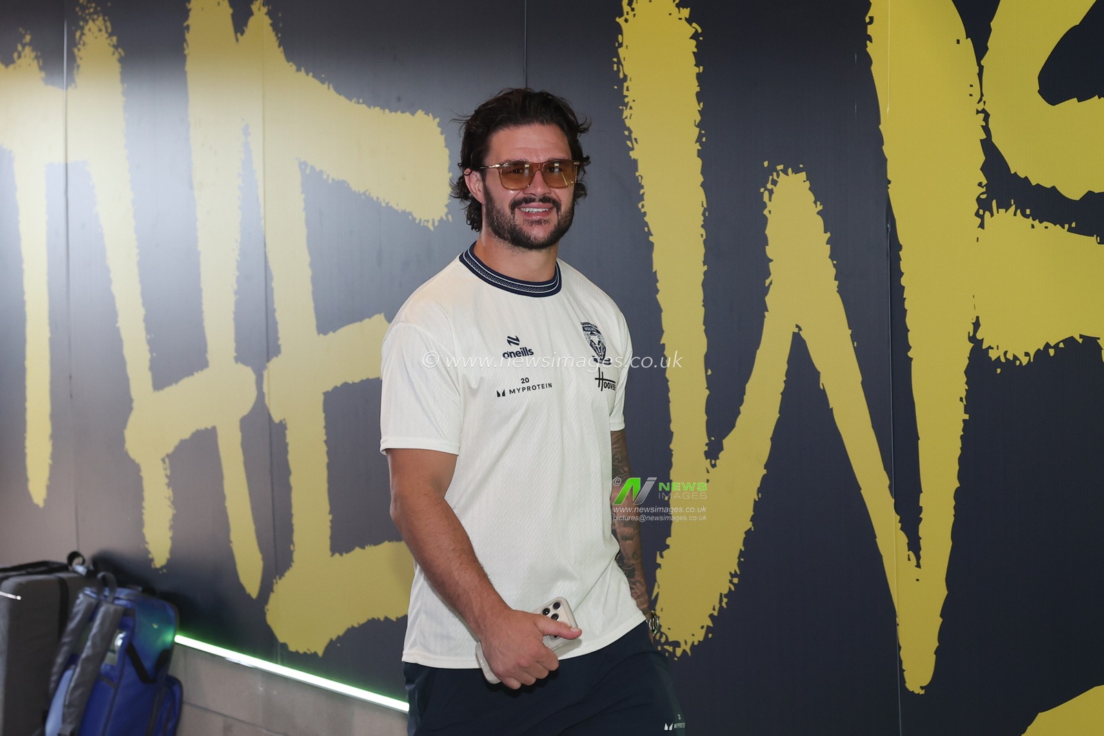 James Bentley of Warrington Wolves arrives during the Betfred Super League round 16 match Warrington Wolves vs Catalans Dragons at The Halliwell Jones Stadium, Warrington, United Kingdom on 25 June 2026

(Photo by Alfie Cosgrove/News Images)