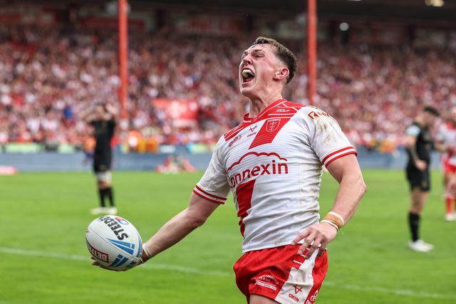 Jack Broadbent of Hull KR celebrates his try to make it 14-0 during the Betfred Super League Round 25 match Hull KR vs Hull FC at Sewell Group Craven Park, Kingston upon Hull, United Kingdom, 7th September 2025

(Photo by Mark Cosgrove/News Images)