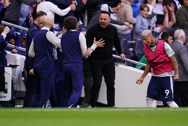 Roberto De Zerbi manager of Tottenham Hotspur celebrates 1-0 lead during the Premier League match Tottenham Hotspur vs Brighton & Hove Albion at Tottenham Hotspur Stadium, London, United Kingdom on 18 April 2026

(Photo by Harvey Murphy/News Images)