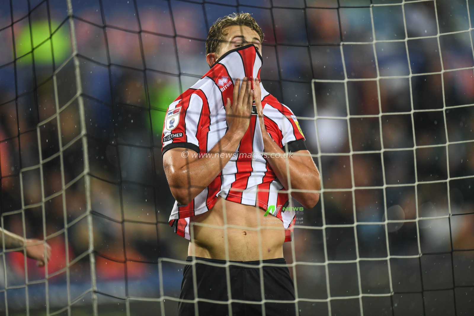 Sander Berge #8 of Sheffield United  following a miss on goalduring the Sky Bet Championship match Swansea City vs Sheffield United at Swansea.com Stadium, Swansea, United Kingdom, 13th September 2022

(Photo by Mike Jones/News Images)