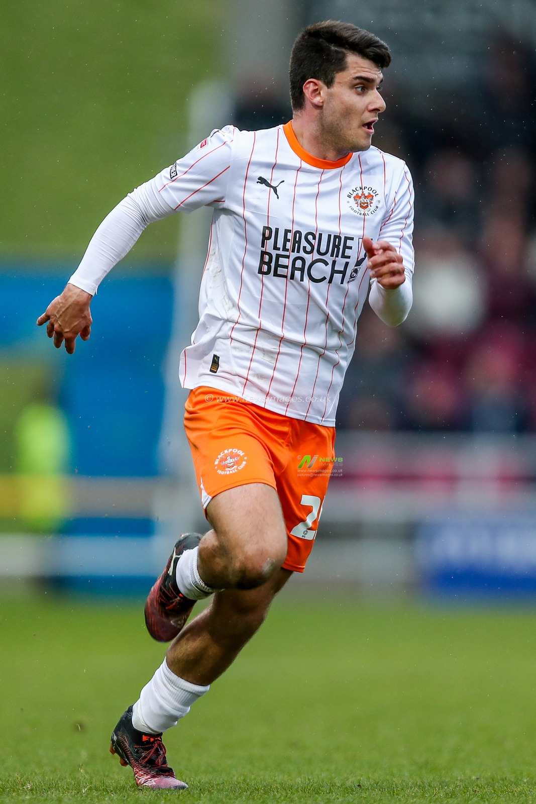 Rob Apter of Blackpool in action during the Sky Bet League 1 match Northampton Town vs Blackpool at Sixfields Stadium, Northampton, United Kingdom, 22nd March 2025

(Photo by Izzy Poles/News Images)