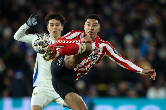Jobe Bellingham of Sunderland controls the ball during the Sky Bet Championship match Leeds United vs Sunderland at Elland Road, Leeds, United Kingdom, 17th February 2025

(Photo by Alfie Cosgrove/News Images)