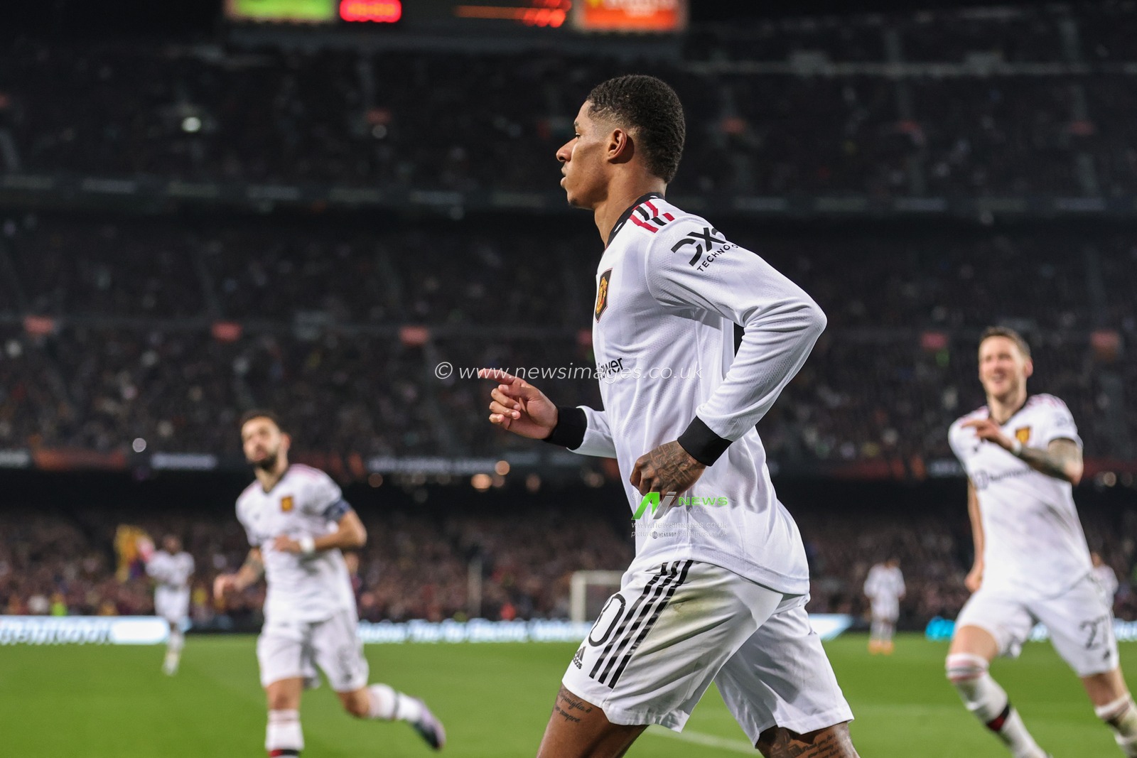 Marcus Rashford #10 of Manchester United celebrates his goal to make it 1-1 during the UEFA Europa League Knockout Round Play-Offs Barcelona vs Manchester United at Spotify Camp Nou, Barcelona, Spain, 16th February 2023

(Photo by Mark Cosgrove/News Images)
